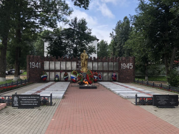 bratskoe-zahoronenie-1