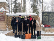 чистый памятник - фото - 1