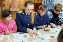 музей-заповедник «Хмелита» и филиал «Усадьба Богородицкое» посетили сотрудники Вяземского межрайонного следственного отдела СУ СК России по Смоленской области - фото - 3