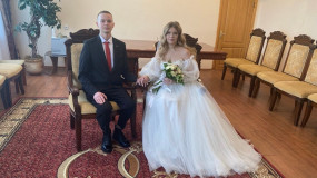 арсений и Анастасия стали мужем и женой в Холм-Жирковском отделе ЗАГС - фото - 1