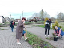 уборка территории Обелиска на ст. Игоревская - фото - 3