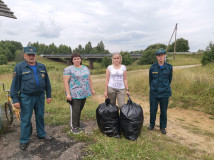 2 августа в Холм-Жирковском районе прошла экологическая акция "Чистый берег" - фото - 5